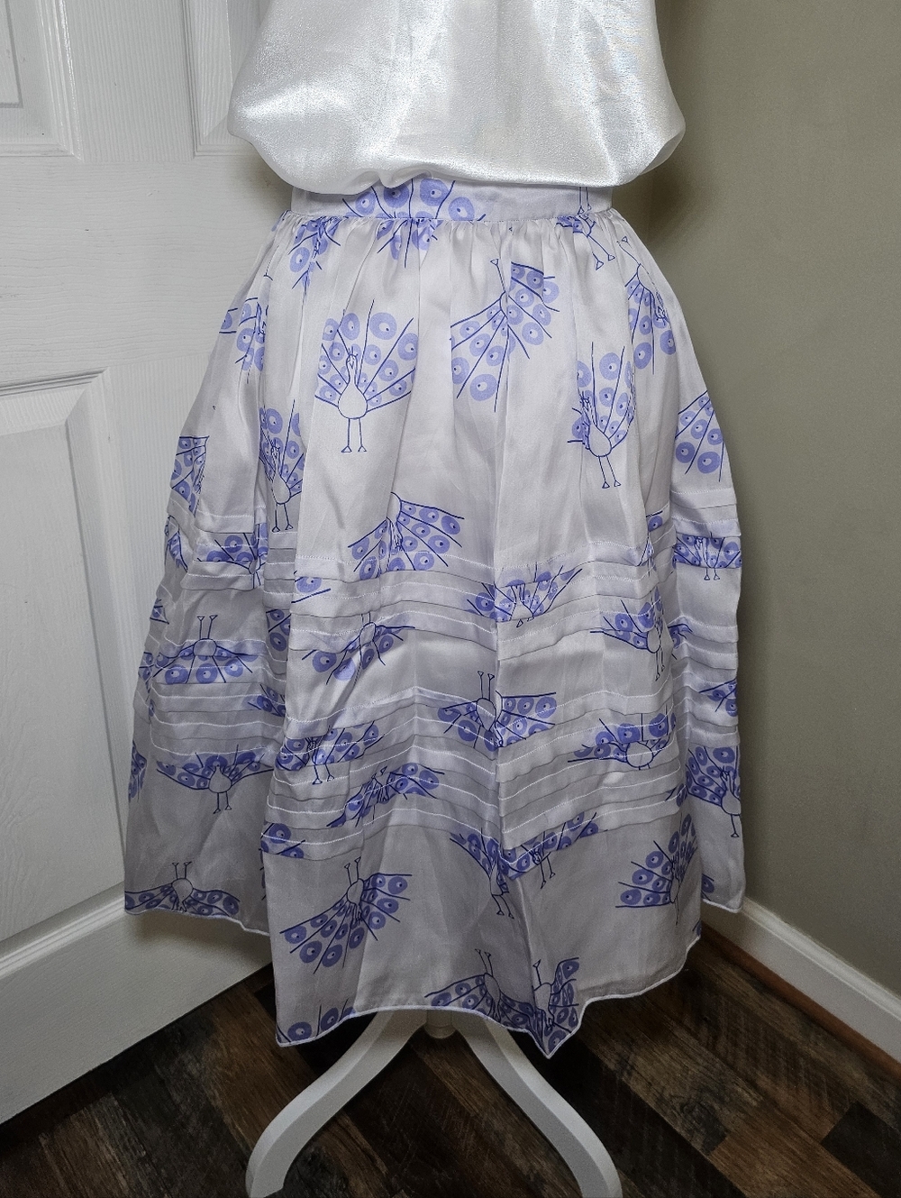Jules Reid 100% Silk The Liam Skirt In Blue Peacock Print